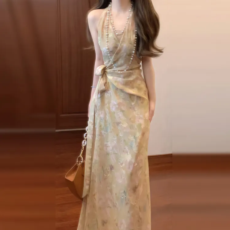 【现货+运补】高级不撞款v领挂脖碎花连衣裙子女装御姐长裙3924