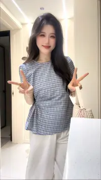 2025 港风收腰格子短袖衬衫女夏季新款洋气时尚百搭显瘦上衣潮