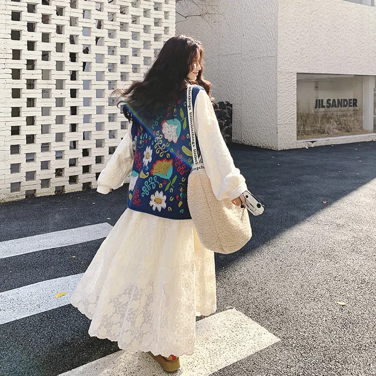 日系森女复古文艺提花宽松针织马甲搭配绣花连衣裙显瘦设计感套装