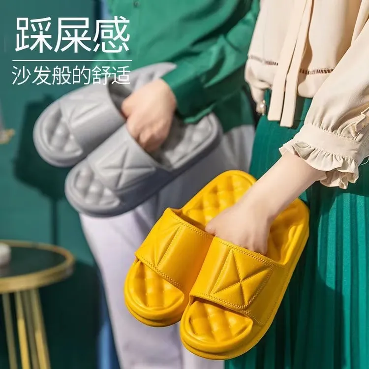踩屎感百搭加厚浴室防滑女凉拖鞋夏季软底居家时尚情侣外穿男Y