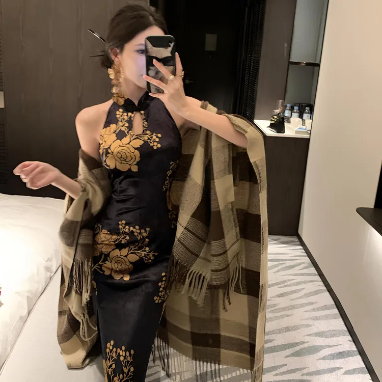 新中式国风复古印花拼接金丝绒立领改良旗袍性感开叉修身连衣裙潮