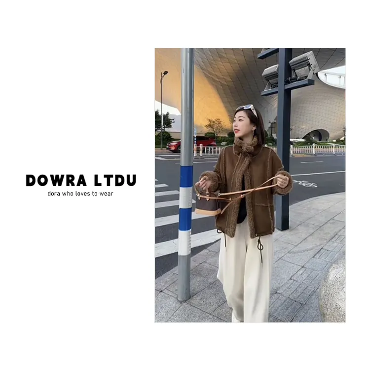 朵拉【枫叶可可】2025年冬季新款高领纯色长袖百搭外套女潮 102-610