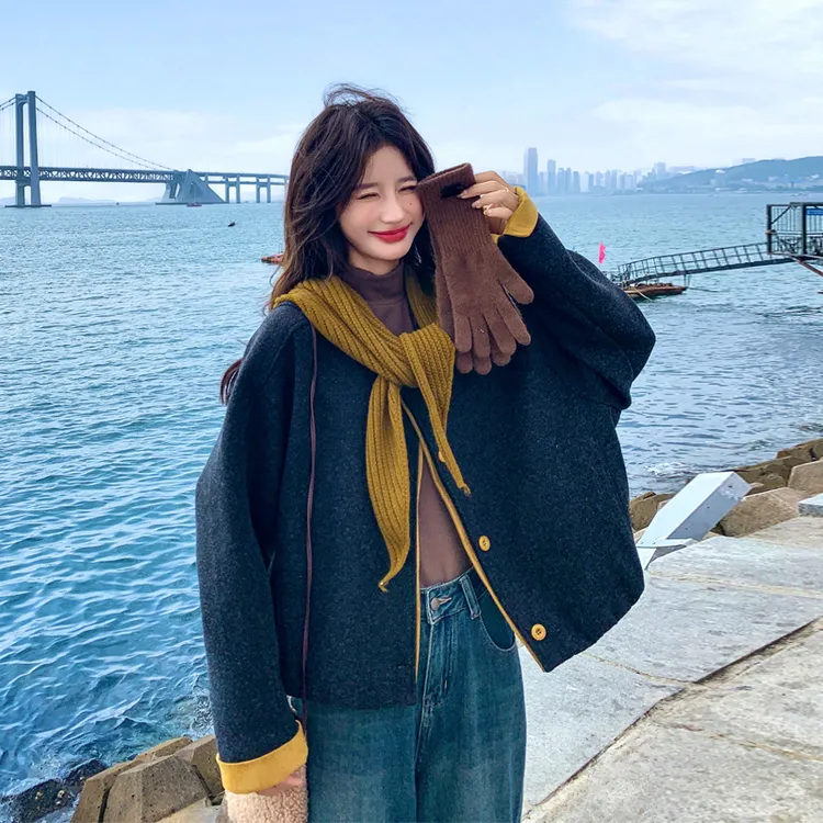 复古极简风披肩毛呢外套2025秋冬新款小众韩系ins风短款呢子大衣