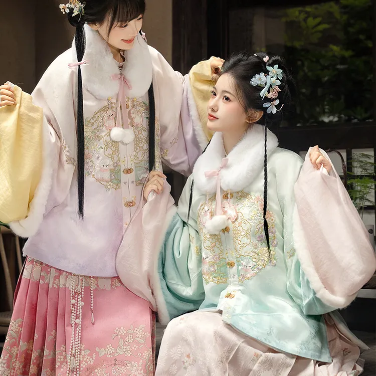 重回汉唐 绵绵 原创汉服改良圆领补服围脖秋冬马面裙套装