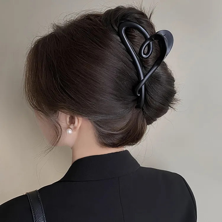 气质哑光大号爱心抓夹女夏天后脑勺发夹高级感2025新款鲨鱼夹头饰