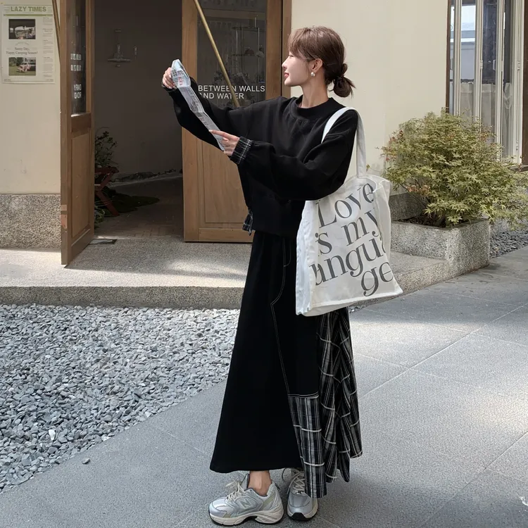韩系早秋慵懒风套装裙2025早秋新款设计感卫衣格纹半身裙两件套