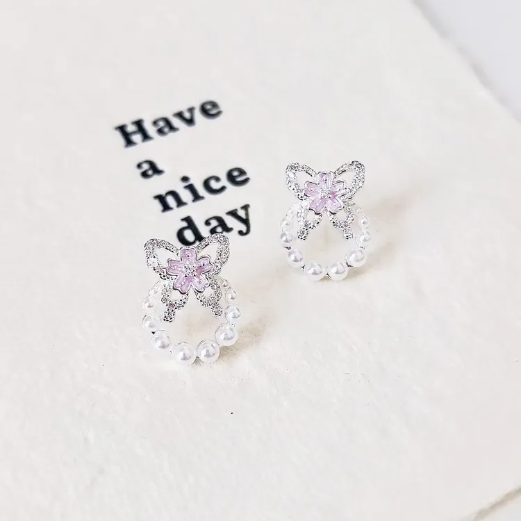 铜合金仿珍珠耳饰 夏季蝴蝶珍珠花朵耳钉爆款可爱小众百搭耳饰