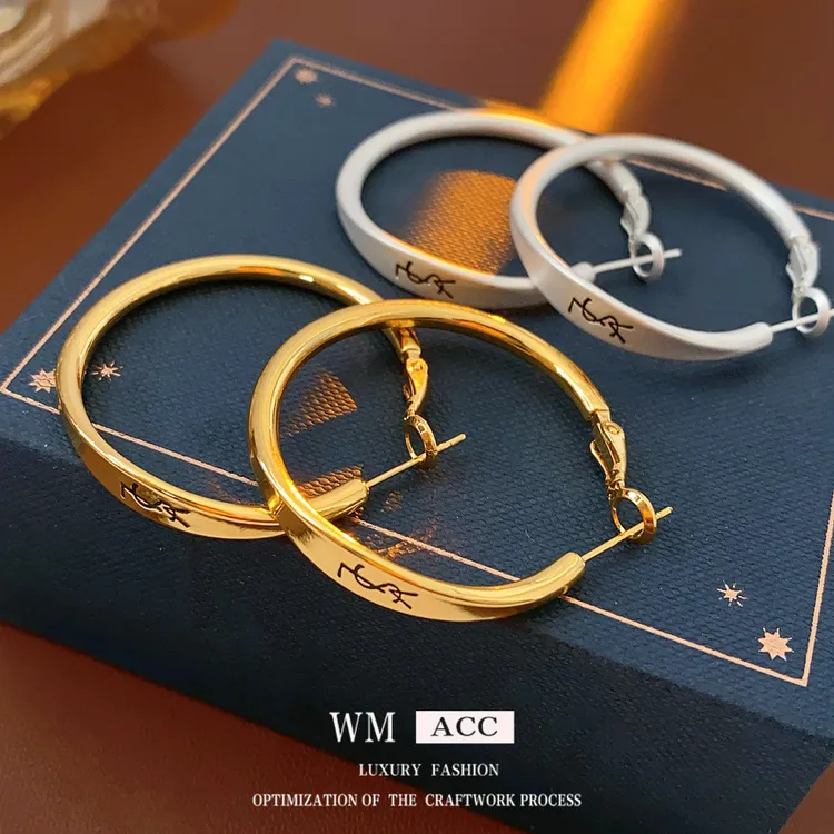 足银玻璃耳饰银针亮面字母圆形耳圈时尚通勤百搭简约耳环轻奢高级