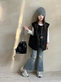 2025女童秋季新款韩版破洞毛边微喇裤女宝PU马甲叉打底衫T恤套装