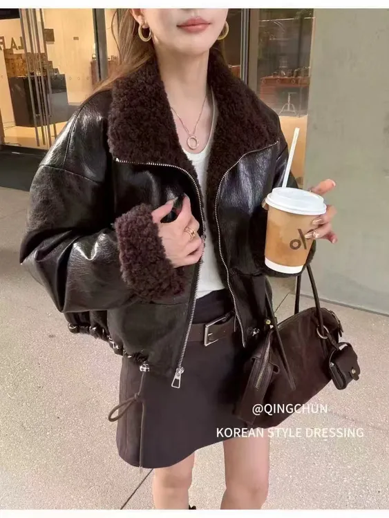 羊羔毛皮毛一体皮衣外套女欧货2025冬季新款美式复古机车皮夹克潮