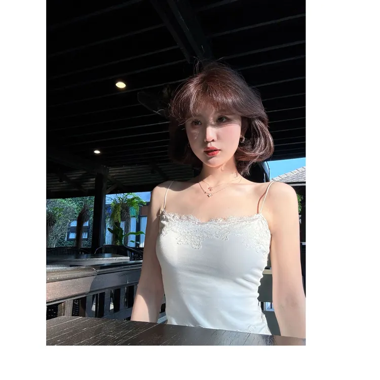 蕾英俊【花语月】气质蕾丝花边吊带女夏修身显瘦百搭打底上衣