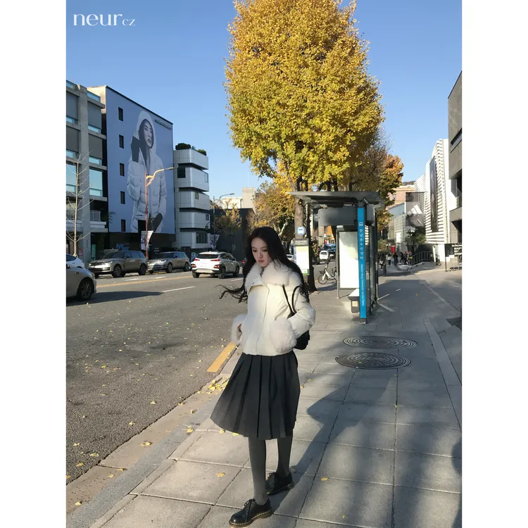 neurcz 初雪刊本 90白鸭绒显瘦服女冬季短款修身保暖白色外套