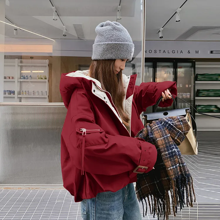 新年红色工装连帽派克服女冬季2025新款流行爆款毛毛内胆厚外套