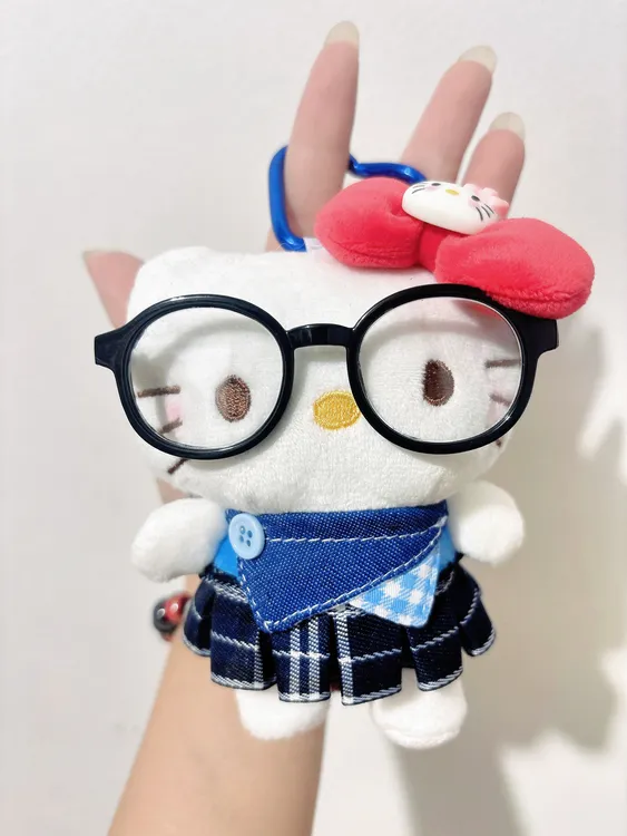 可爱KT眼镜格子裙Kitty猫包包挂件书包挂饰品公仔毛绒玩偶钥匙扣