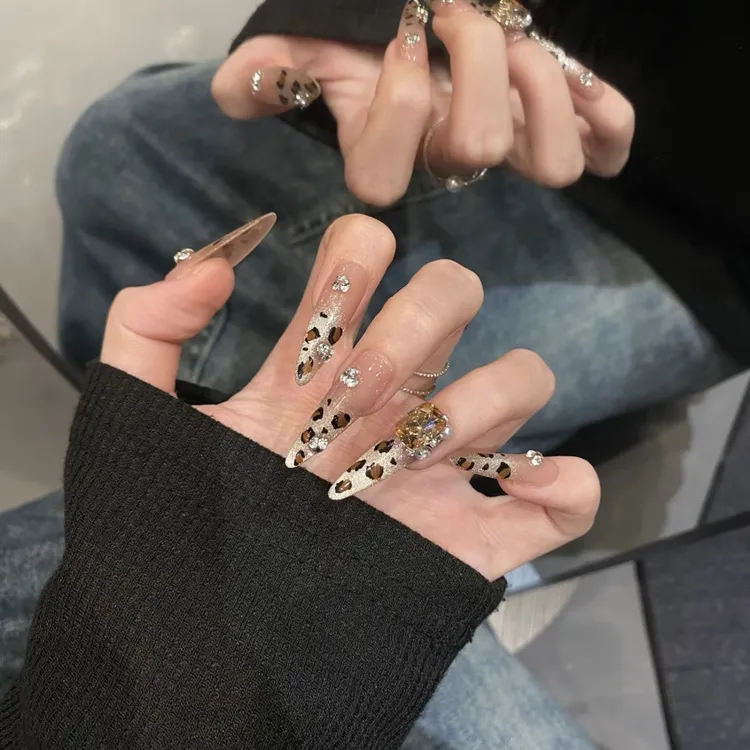 【小野猫】富家千金穿戴甲豹纹手工猫眼美甲秋冬高级ins显白美甲帖