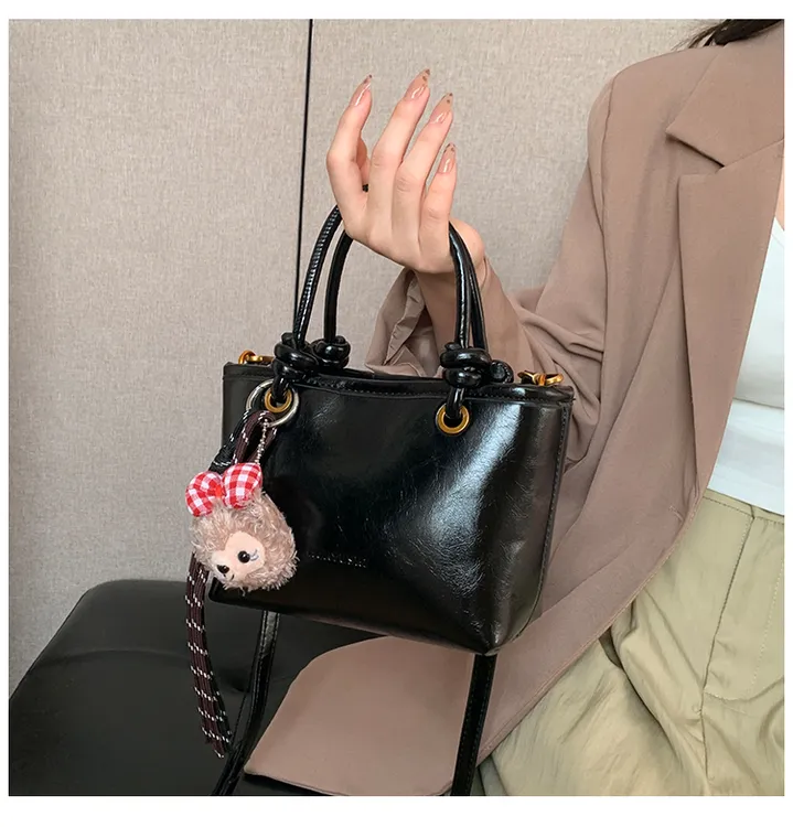 意大利【设计师】2025秋季氛围感包包时尚水桶包复古洋气轻奢斜挎包