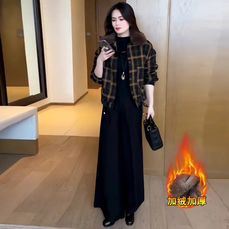 加绒加厚时尚格子短外套女冬季新款洋气显瘦可拆卸毛领夹克外套潮