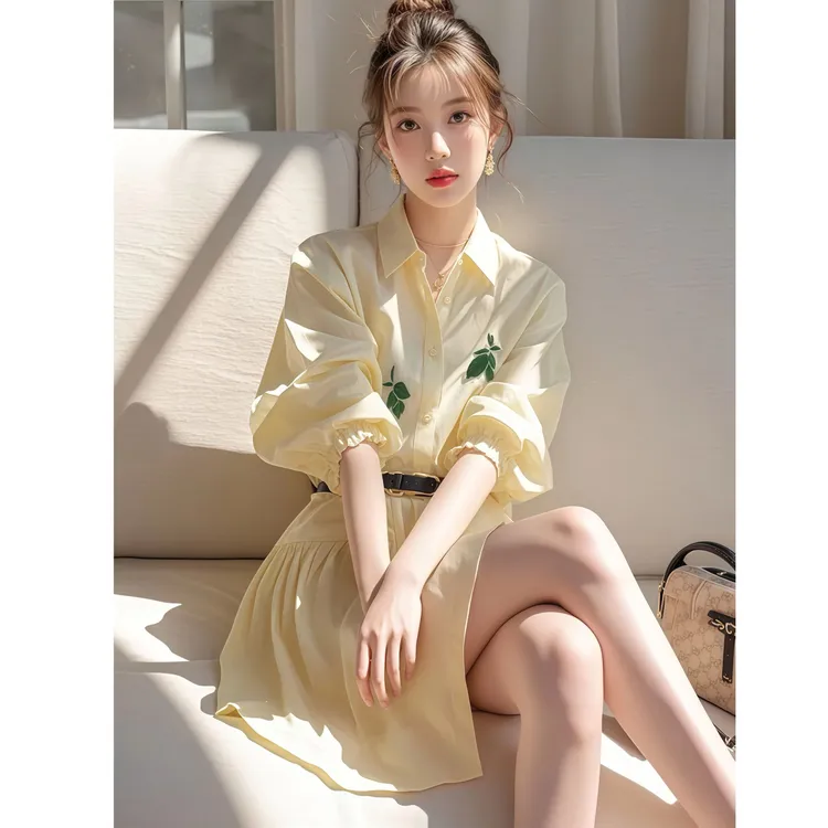 黄色印花衬衫连衣裙2025新款韩系小个子气质独特漂亮气质绝美裙子