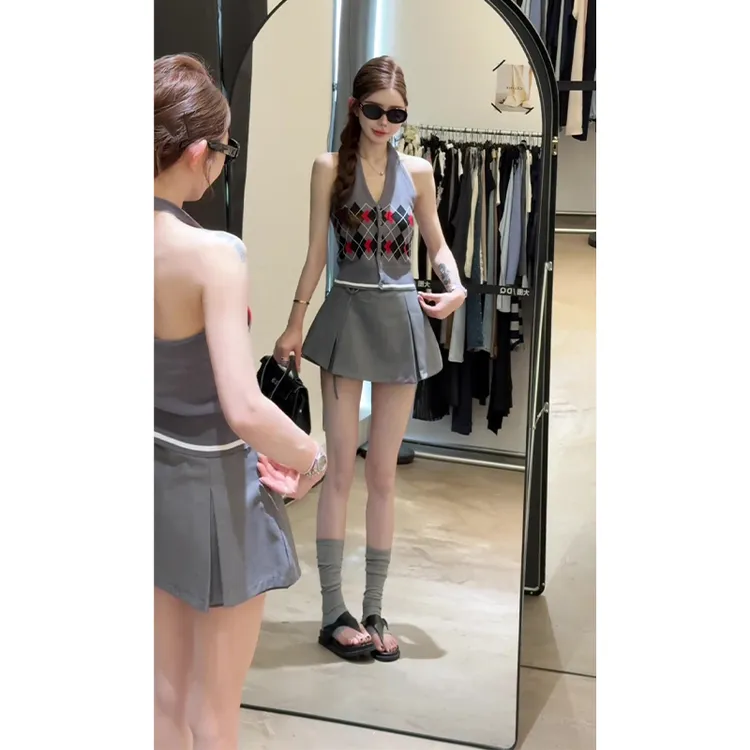 2025夏季新款女韩系穿搭V领菱格修身挂脖上衣百搭高腰显瘦半身裙