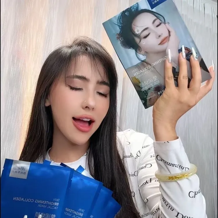 补水保湿滋养滋润的脸部面膜焕颜莹润
