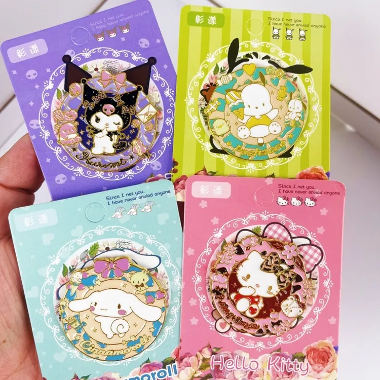 三丽鸥玉桂狗库洛米帕恰狗金属徽章可爱精致卡装饰包包衣服JK胸针