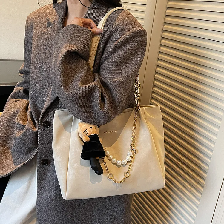 艾米兔女包2025新款时尚通勤休闲洋气珍珠链条复古文艺单肩托特包