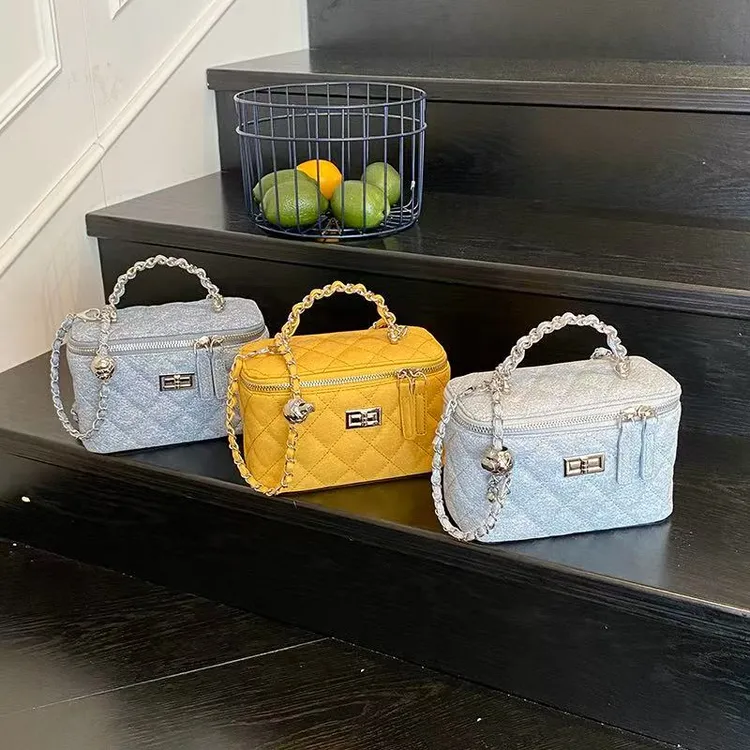 猫猫手提牛仔布小方包包2025新款小香风棱格链条斜挎单肩轻奢包包