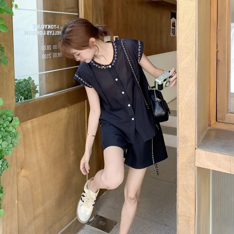 大方得体穿搭一整套2025夏季小个子藏青色刺绣女生韩系ins衣服