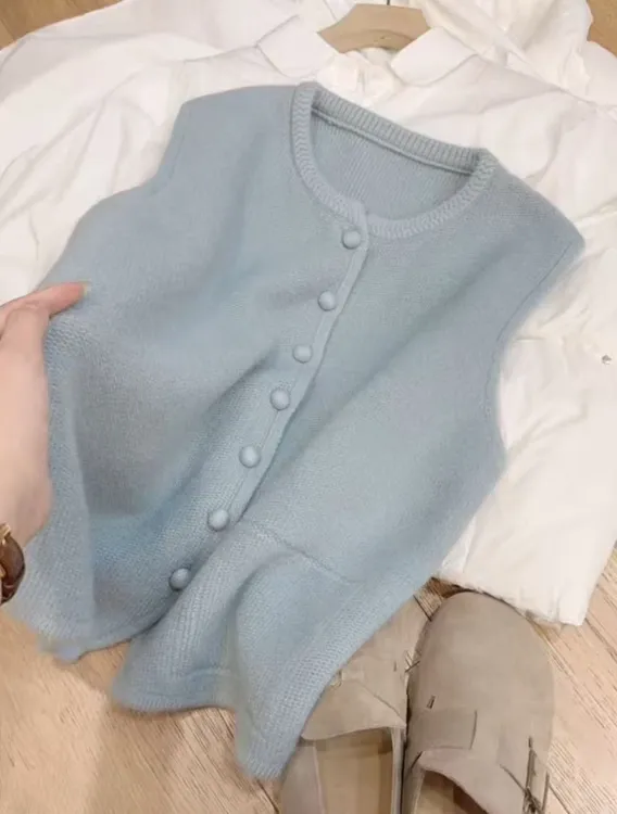 七言家新品！ins穿搭#雾霾蓝假口袋包扣开衫马甲