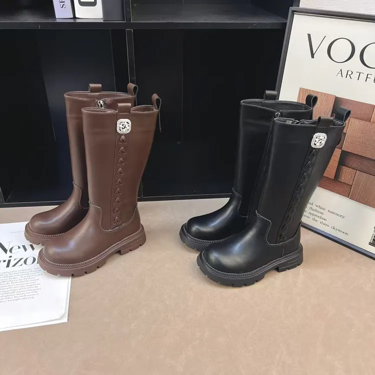 2025新款复古金属扣爱心压纹厚底长靴女侧拉链英伦风高筒骑士靴