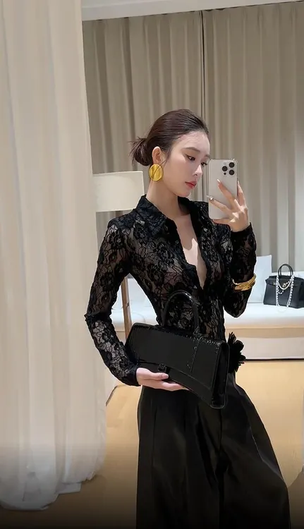 【信心花舍】秋冬季新款法式复古辣妹蕾丝上衣配宽松休闲裤两件套女