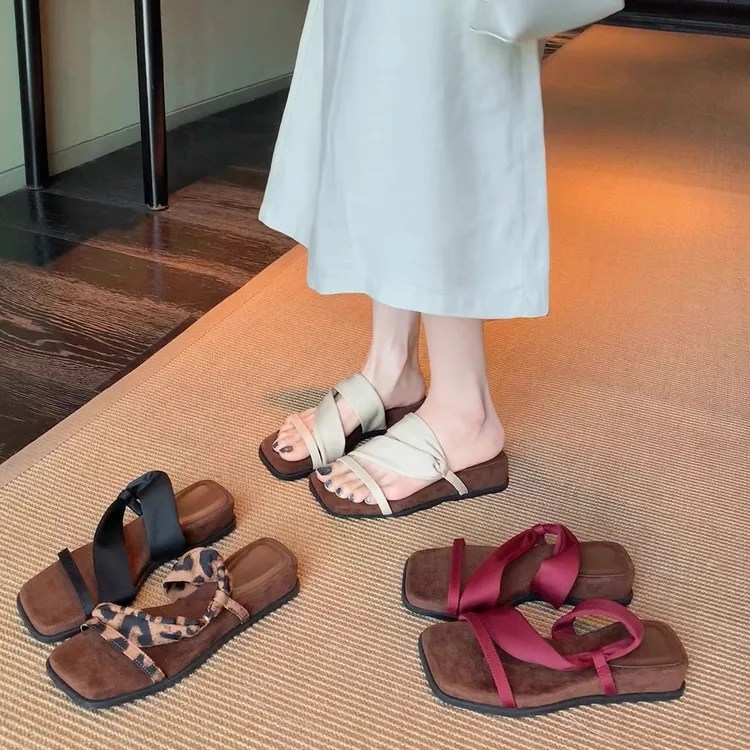 【葡萄妈同款】外穿增高4cm~方头绕带小坡跟凉拖鞋女洋气夏季厚底