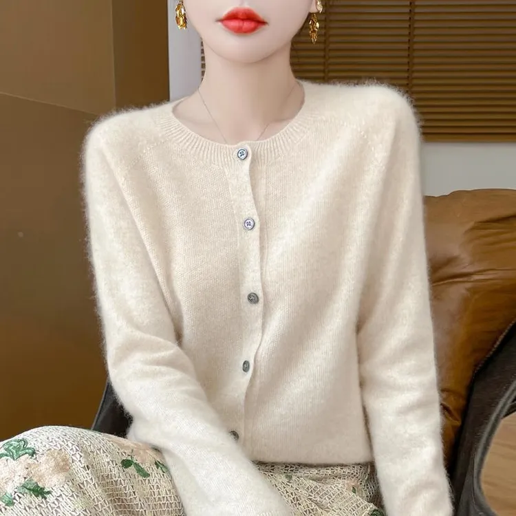 杜拉妮秋冬简约绒毛针织开衫女2025新款圆领百搭长袖打底衫薄外套