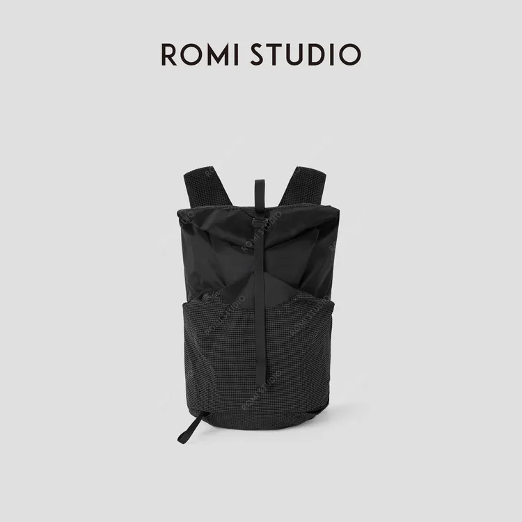 ROMI STUDIO“轻量化” 户外多口袋多功能双肩运动背包 RWBLP31778