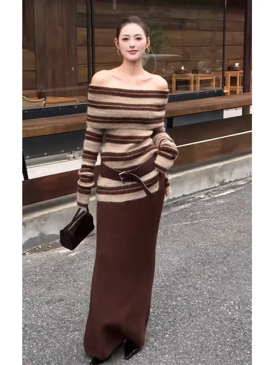 美拉德穿搭轻奢高级感女人味温柔一字肩条纹针织上衣半身裙套装秋