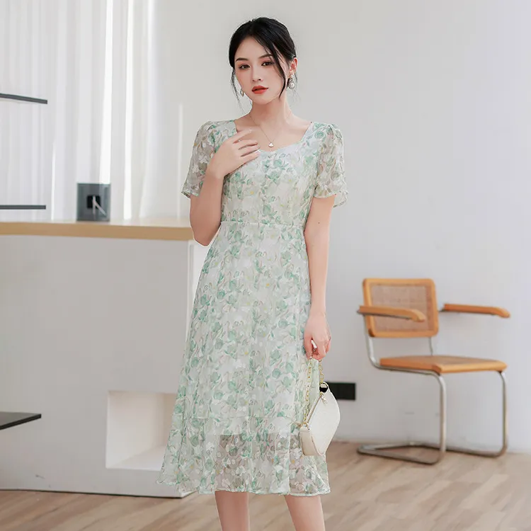 【蜜桃芙蓉】碎花裙子胖妹妹方领鱼尾时尚连衣裙