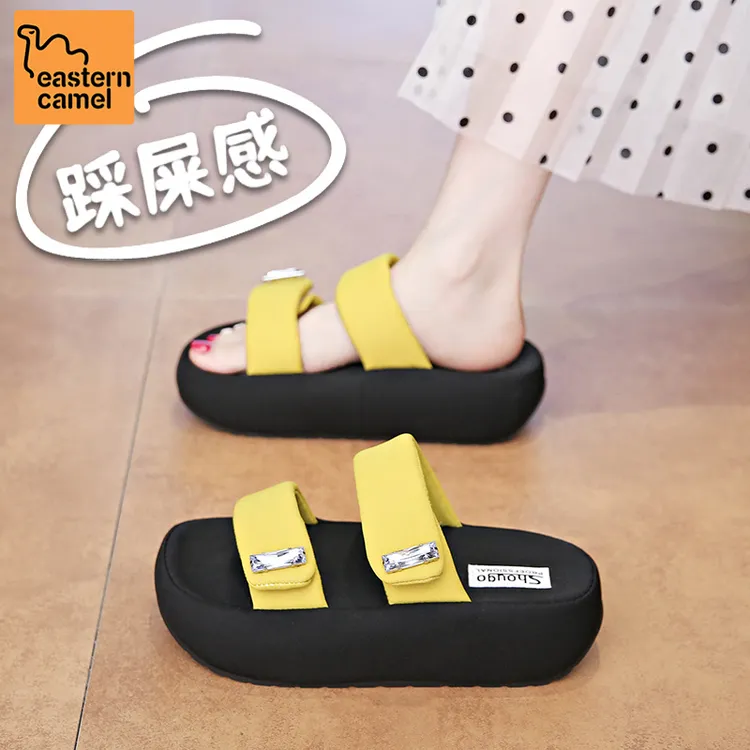 东方骆驼踩屎感松糕一字拖鞋女2025新款孕妇外穿不累脚沙滩凉拖鞋