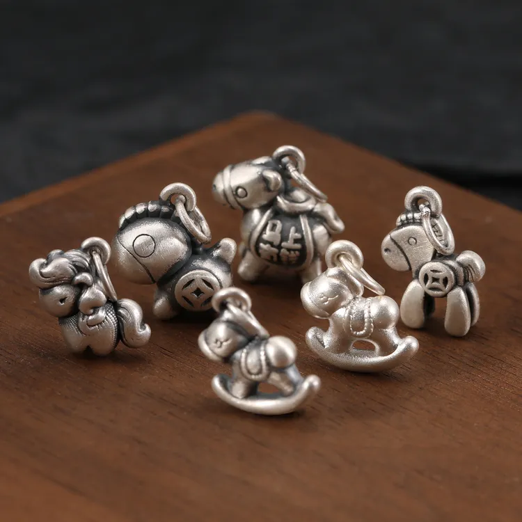 吊坠足银 本命年马上有钱吊坠生肖马纯银小木马配件串珠红绳银饰