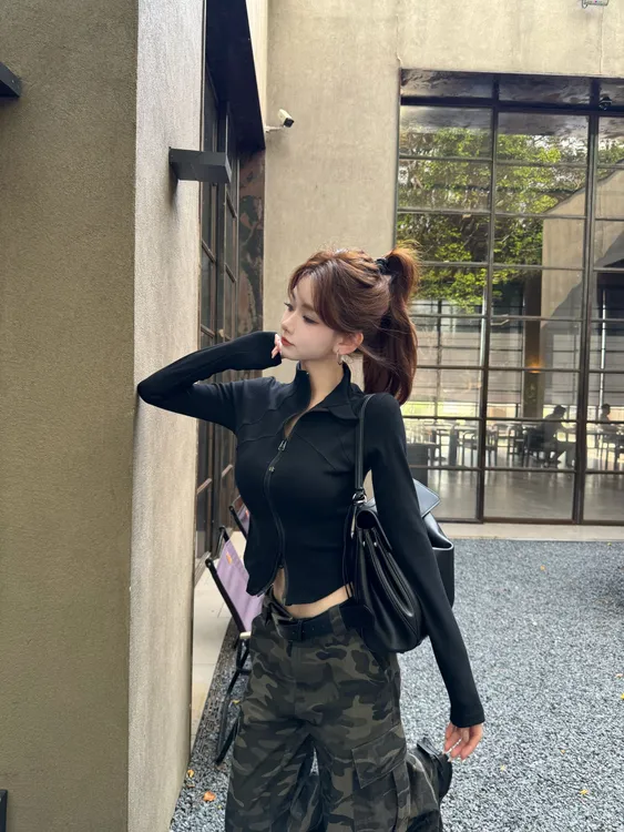 【小蛮腰】立领长袖针织衫女秋季新款修身显瘦短款外套（8728#）