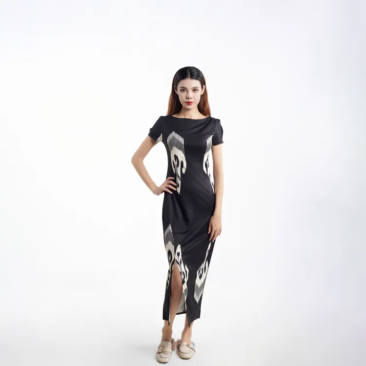 2024新款Atlas法式简约风情艾特莱斯黑色连衣裙气质女士休闲 [新]