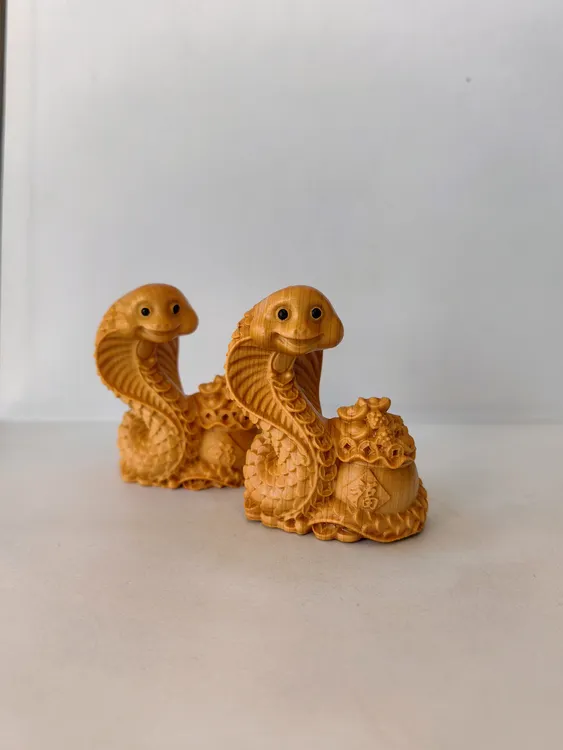 崖柏蛇摆件招财吉祥物十二生肖属蛇年工艺品客厅办公室桌小蛇摆件