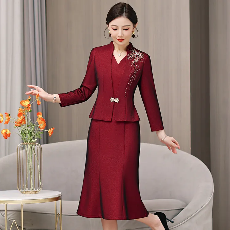 喜婆婆2025秋季新款婚宴装高贵典雅红色鱼尾时尚连衣裙凸显大气魅