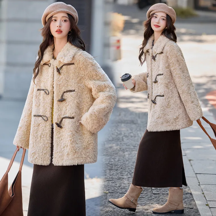 羊羔毛外套女小个子加厚牛角扣中长款鹿皮绒皮毛一体机车服高级感