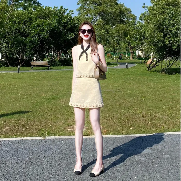 法式小香风钉珠无袖背心套装女夏季新款高级感重工气质短裙两件套