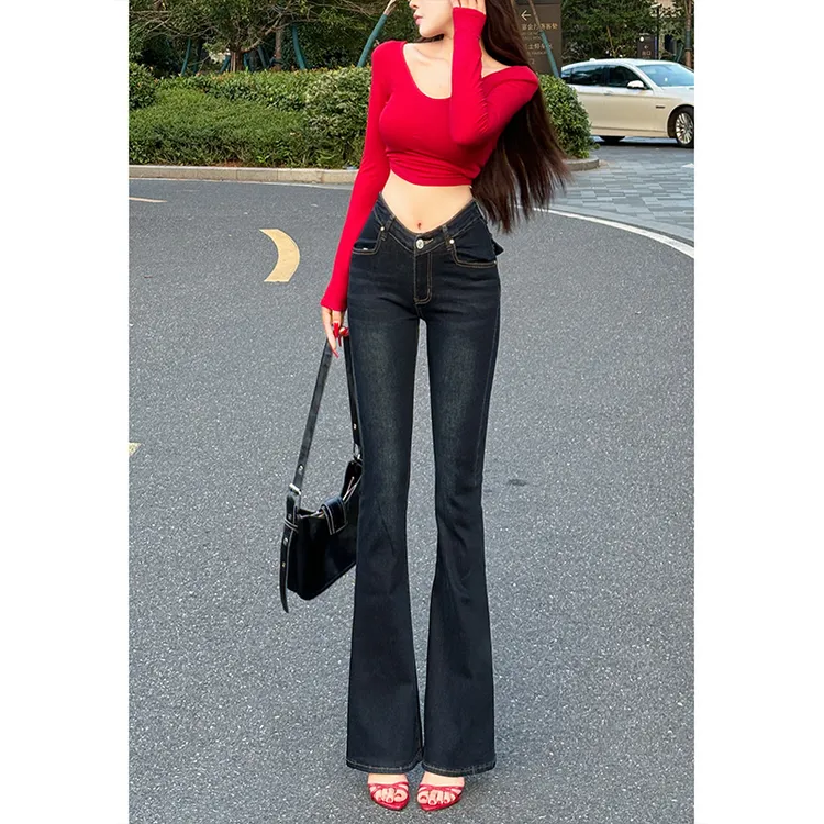 深色低腰微喇牛仔裤女2025年秋季新款辣妹V腰修身提臀显瘦喇叭裤