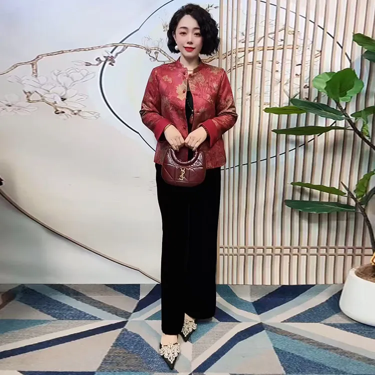 气质妈妈冬装棉服外套短款中老年女装冬季加厚保暖国风盘扣棉袄