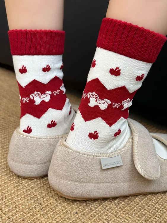 2026马年本命年新年红袜子女中筒袜秋冬季可爱小马刺绣条纹堆堆袜