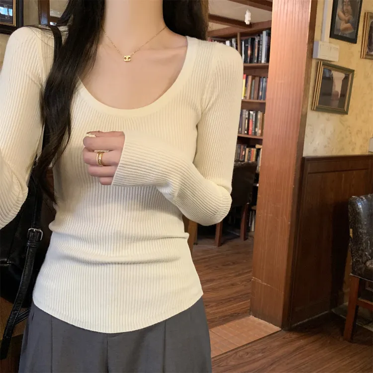 燕麦色U领坑条毛衣针织衫女秋冬时髦正肩长袖打底衫修身百搭上衣