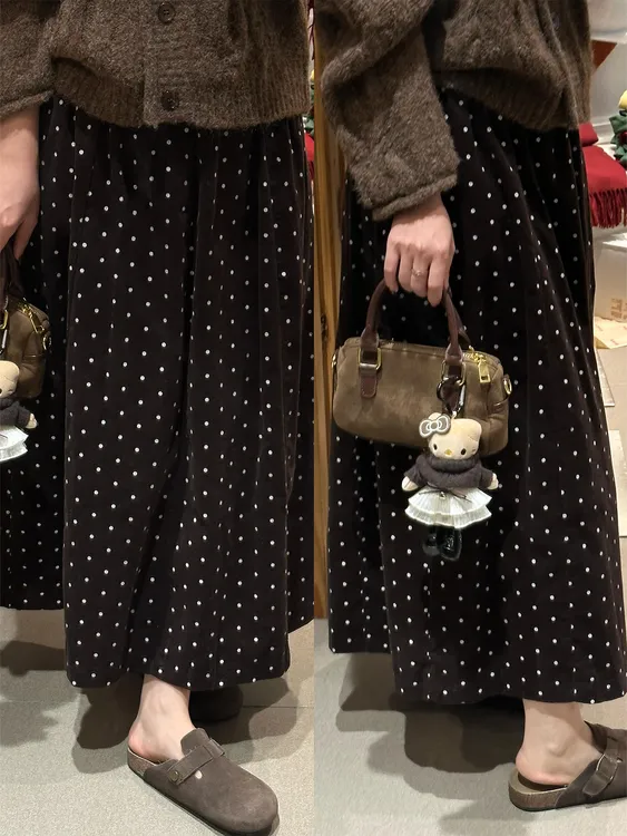 美拉德棕色加绒波点半身裙女秋冬大码胖mm遮肉显瘦灯芯绒a字伞裙