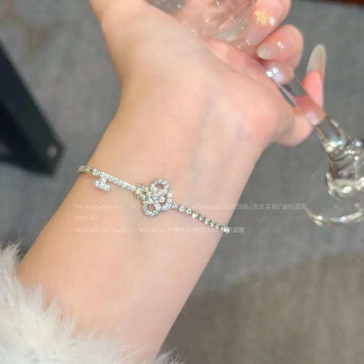 铜合金合成锆石手链 B120 时尚精致钥匙手链女甜美小众设计高级感